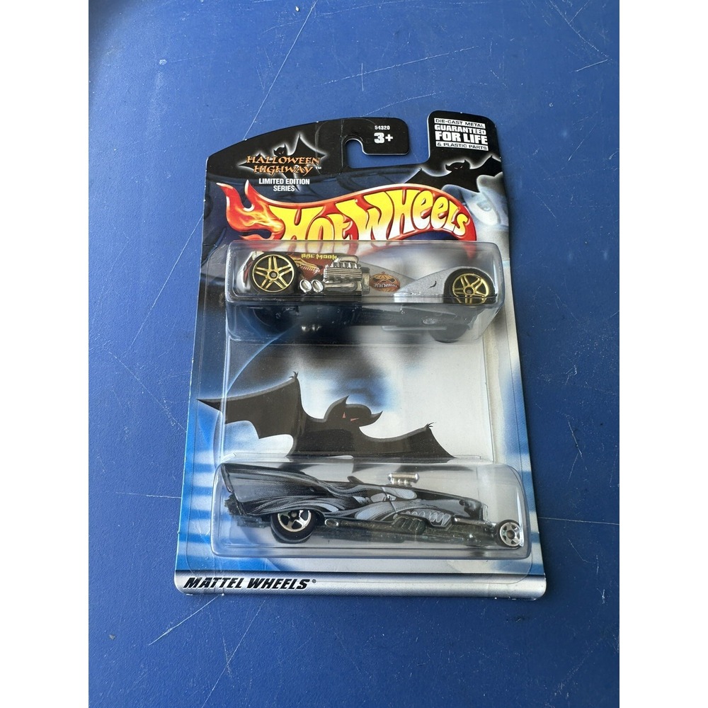 Hot Wheels Halloween Highway '57 Roadster Classic Werewolf Moon Howl Set